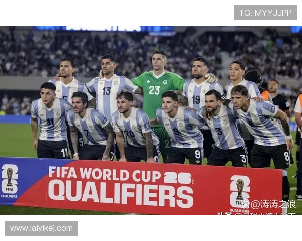 斯卡洛尼引领阿根廷足球崛起，战术创新与团队精神成就持续提升表现