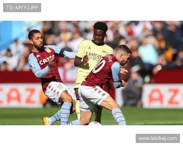 拉菲尼亚 vs 萨卡:英超边锋进攻效率与战术角色差距 拉菲尼亚 vs 萨卡:英超边锋进攻效率与战术角色差距